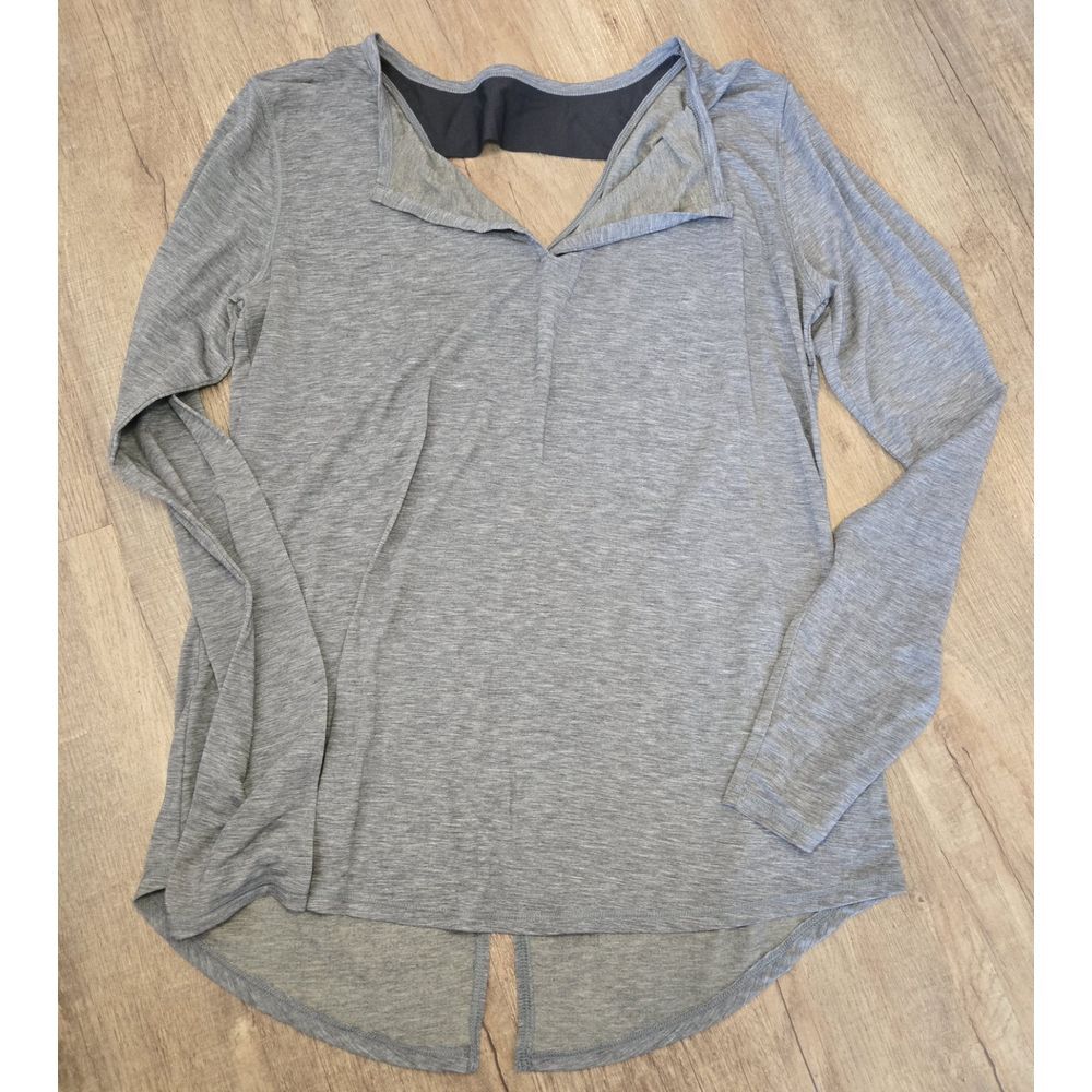 Women's‎ Under Armour Long Sleeve Open Back Size M